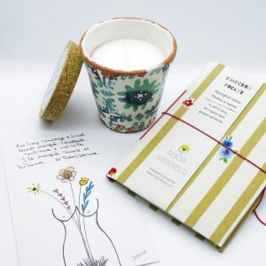 Pack regalo de postal, vela y cuaderno