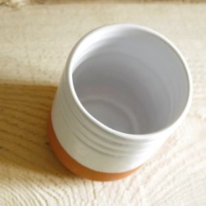 Vaso de cerámica esmaltada blanco