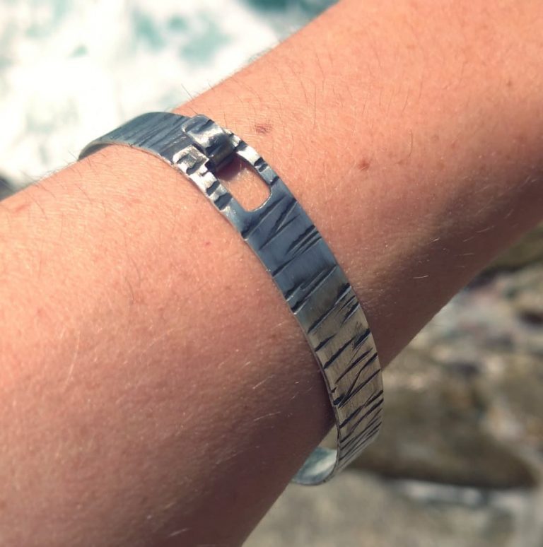 Brazalete plata Savage mujer